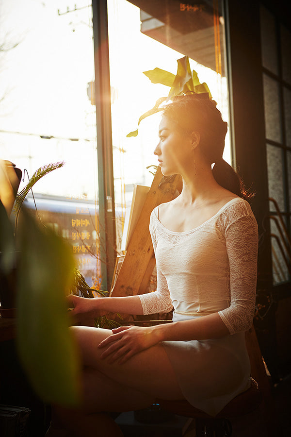 レヴダンス アデーレ オフショルダー レーストップ ホワイト LEVDANCE