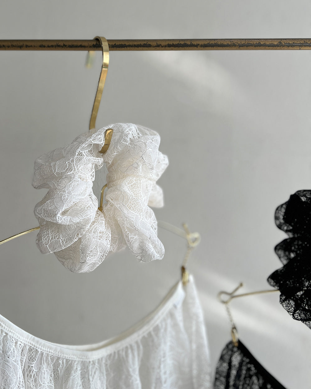 レヴダンス シュシュ LEVDANCE COSETTE SCRUNCHIE