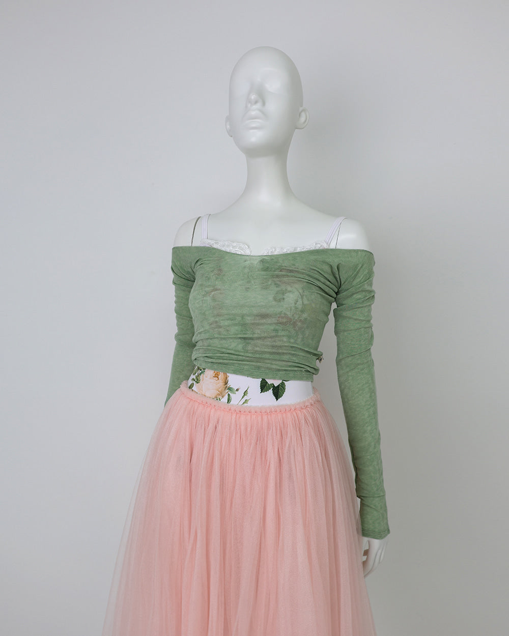 レヴダンス オフショルダーウールセーター グリーン LEVDANCE  off-shoulder wool sweater VINTAGE GREEN