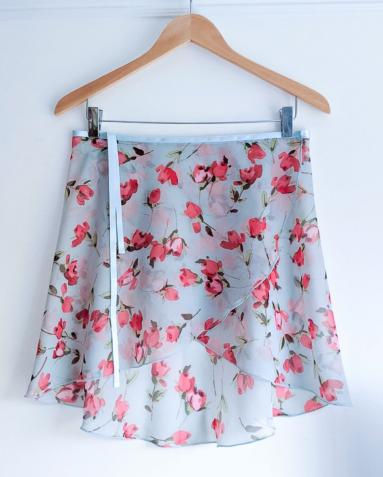 B.S.B.L Wrap Skirt 'Rosina' バレエ巻きスカート 28cm, 33cm, 40cm, 48cm. 53cm（大人） – 輸入 バレエ用品専門店 アプローズバレエ