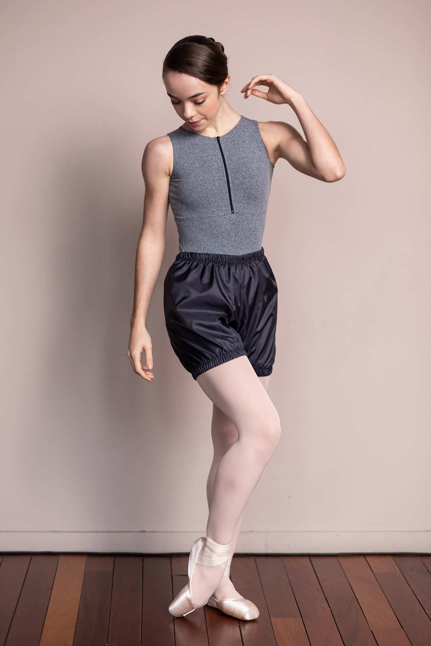 インターメッツォ ウォームアップショーツ Intermezzo Perspiration Warm up Shorts dance ballet trash pants