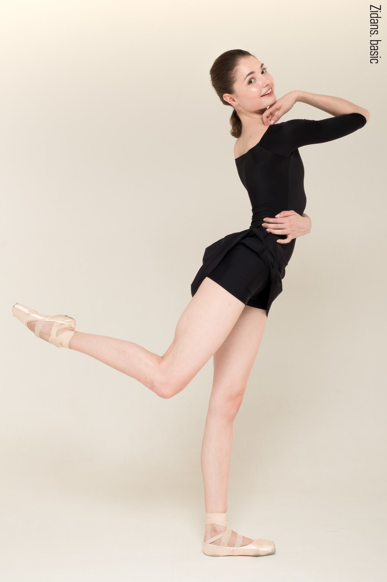 ジダンス スカート ZIDANS The Skirt + Shorts Stretch Black