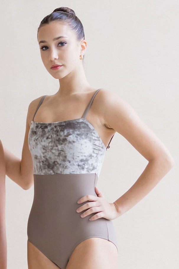 ジュールダンスウェア ティアラレオタード Jule Dancewear Tiara Leotard: Dust Crushed Velvet + Dust