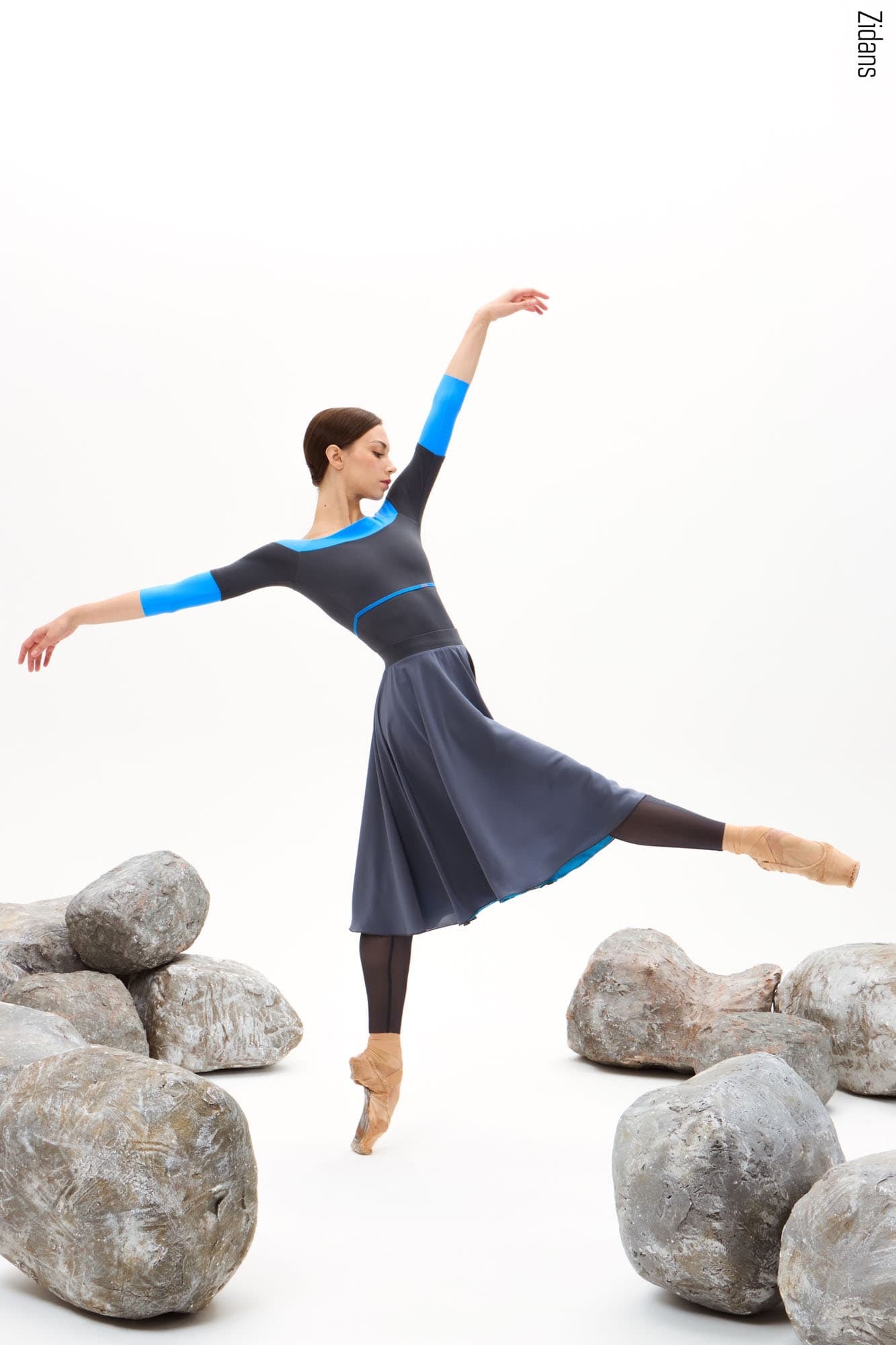 美品【MALDIRE 】マルディーレ バレエ　スカート マルディーレ バレエスカート