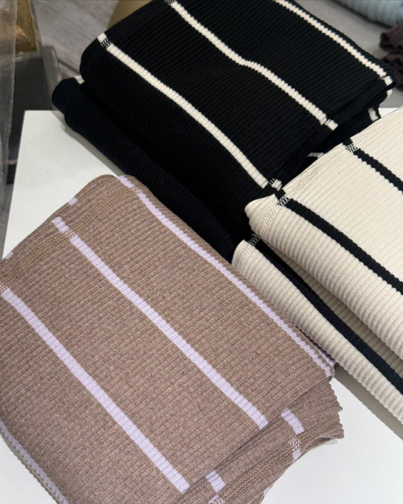 レヴダンス ストライプ セミフレア レッグウォーマー LEVDANCE stripe semi flared legwarmers