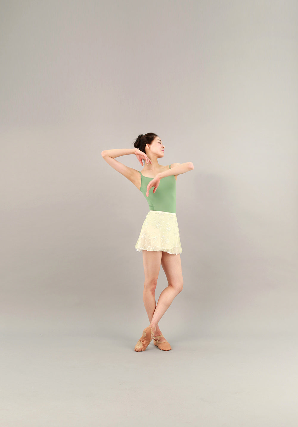 レヴダンス エミリー キャミソールレオタード ヴィンテージグリーン LEVDANCE emilie camisole leotard VINTAGE  GREEN